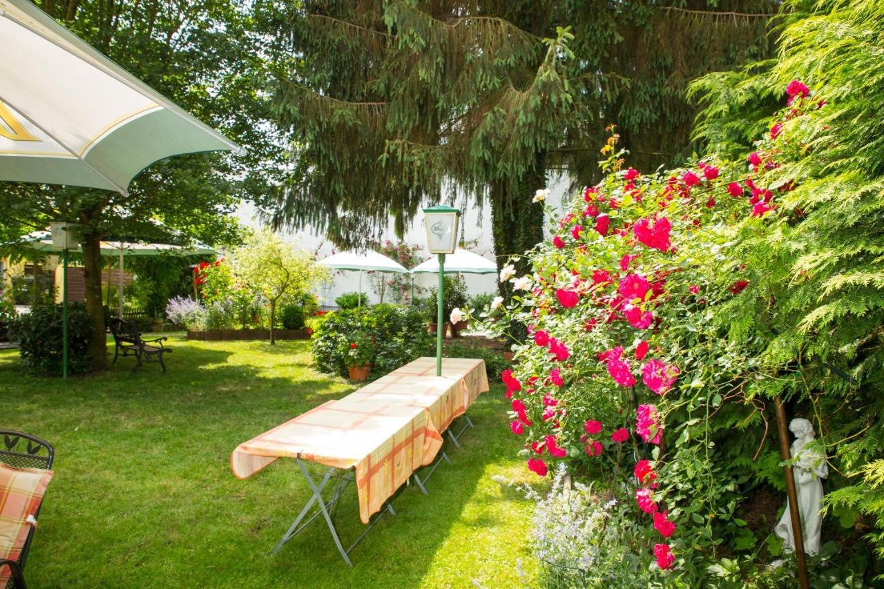 Hotel Zur Post Mulheim an der Mosel Exterior photo